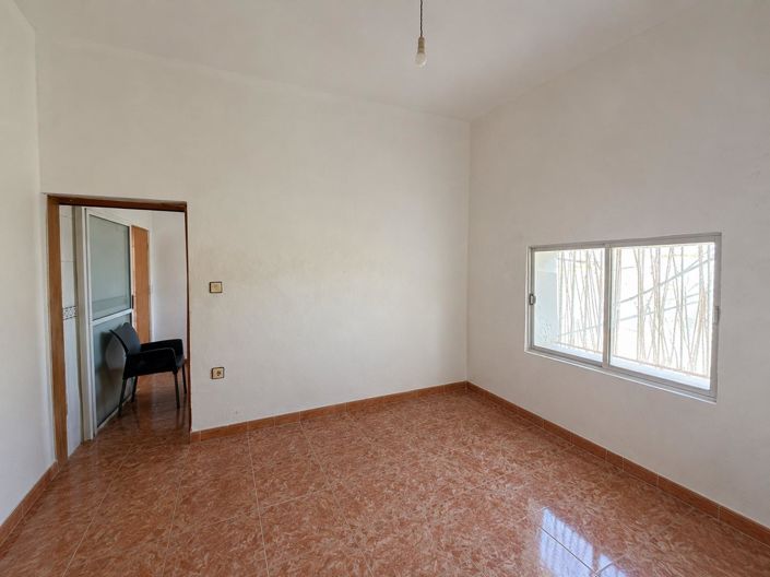 Image No.16-4 Bed Townhouse for sale