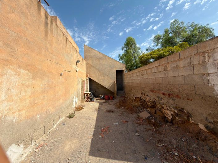 Image No.18-4 Bed Townhouse for sale