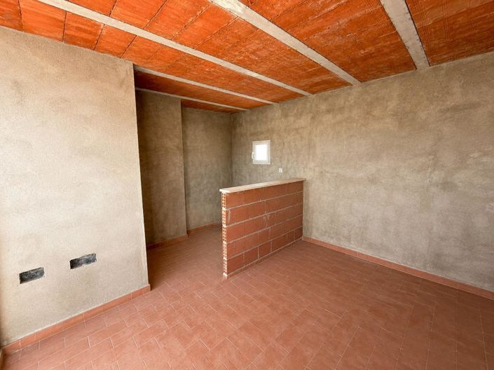 Image No.20-4 Bed Townhouse for sale