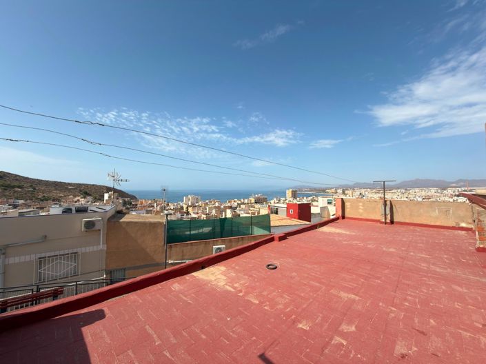 Image No.22-4 Bed Townhouse for sale
