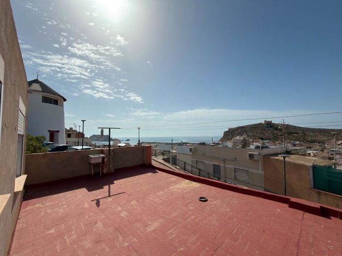 Image No.23-4 Bed Townhouse for sale