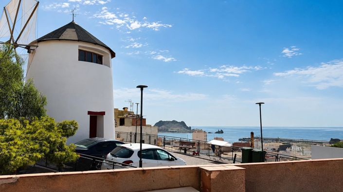 Image No.25-4 Bed Townhouse for sale