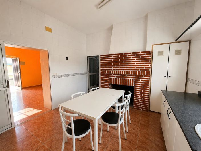 Image No.3-4 Bed Townhouse for sale