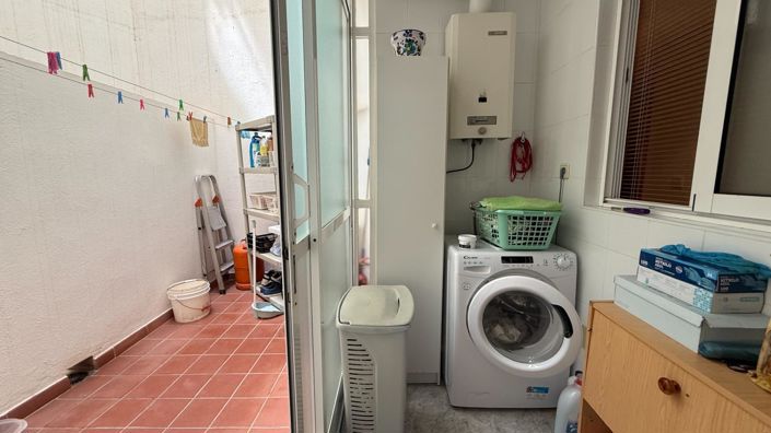 Image No.11-4 Bed Flat for sale