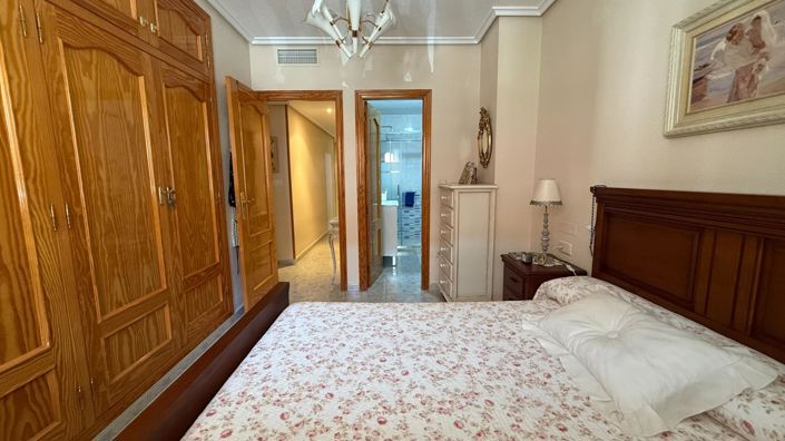 Image No.16-4 Bed Flat for sale