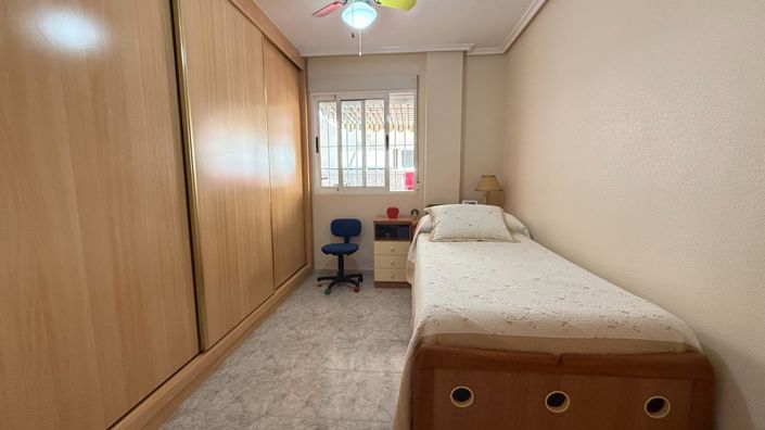 Image No.17-4 Bed Flat for sale