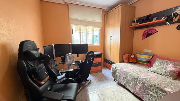 Image No.20-4 Bed Flat for sale