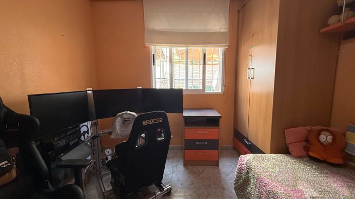 Image No.22-4 Bed Flat for sale