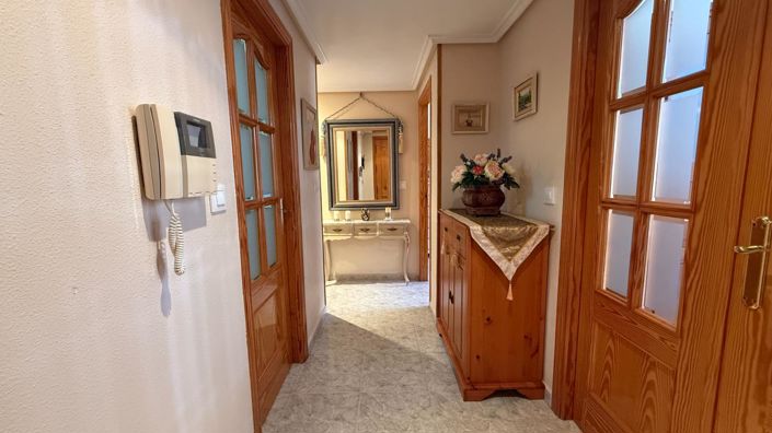 Image No.23-4 Bed Flat for sale