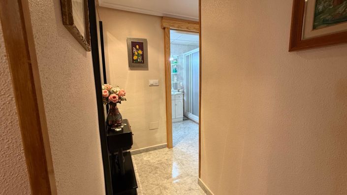Image No.24-4 Bed Flat for sale