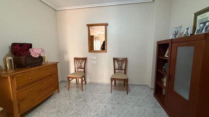 Image No.30-4 Bed Flat for sale