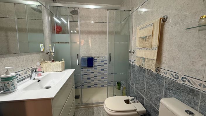 Image No.31-4 Bed Flat for sale