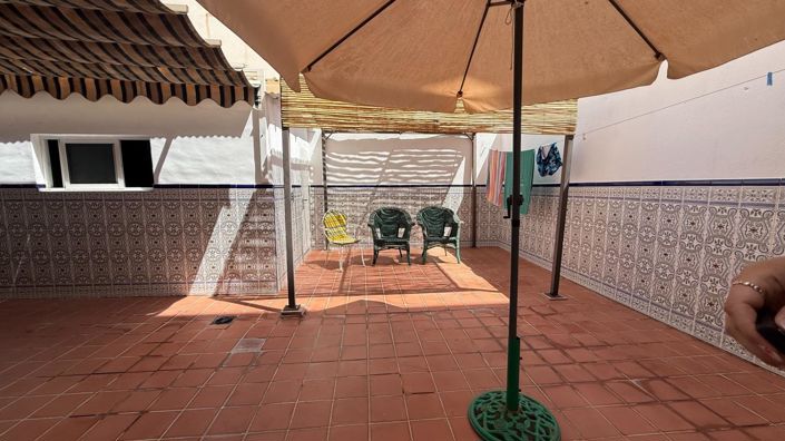 Image No.35-4 Bed Flat for sale