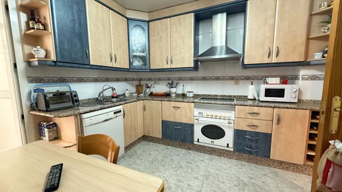 Image No.9-4 Bed Flat for sale