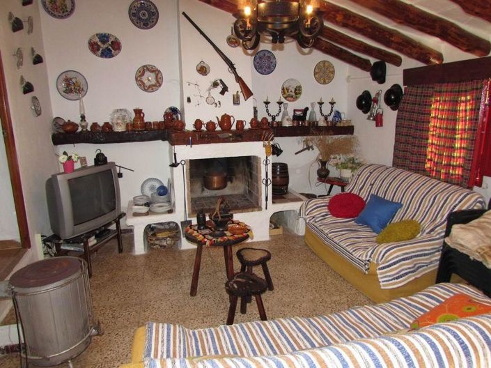 Image No.10-4 Bed Country House for sale