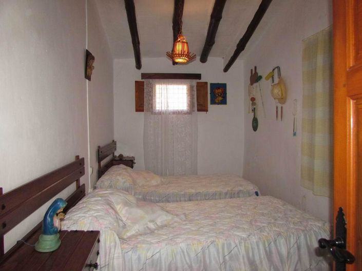 Image No.20-4 Bed Country House for sale