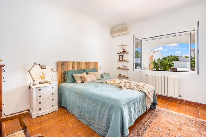 Image No.6-4 Bed Country House for sale