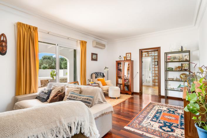 Image No.19-4 Bed Country House for sale