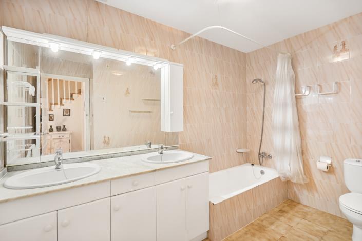 Image No.27-3 Bed Villa for sale