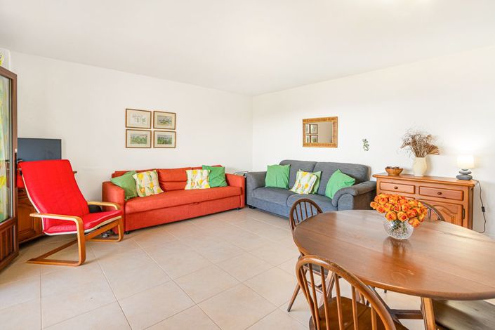 Image No.55-2 Bed Apartment for sale