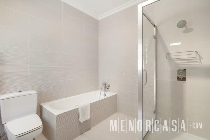 Image No.23-4 Bed Villa / Detached for sale