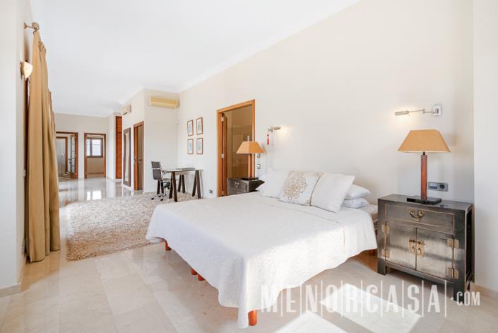 Image No.5-5 Bed Villa / Detached for sale