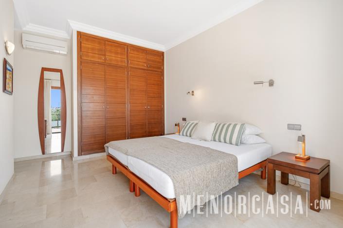 Image No.41-5 Bed Villa / Detached for sale