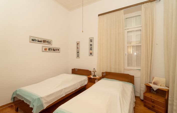 Image No.18-4 Bed Property for sale