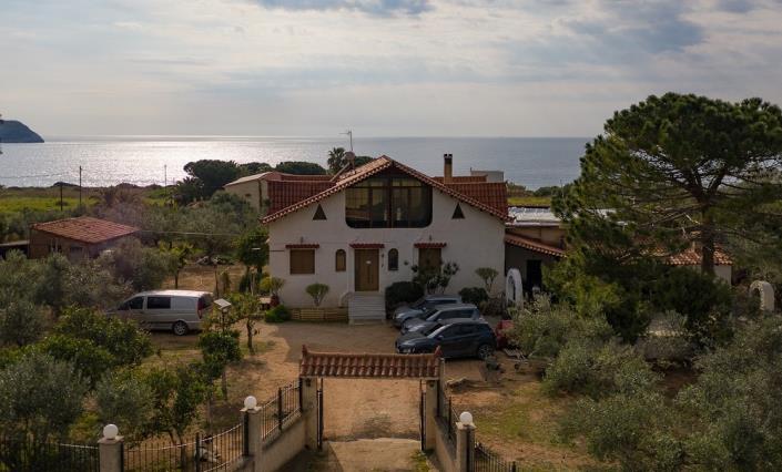 Image No.1-3 Bed House for sale