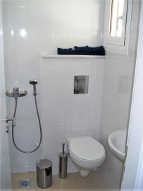 1-HS-3-INSIDE--1ST-FL-GUEST-TOILET