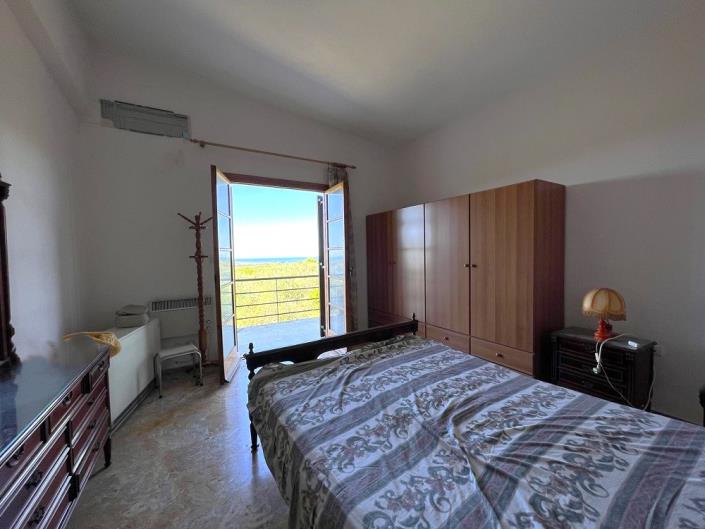 Image No.10-2 Bed House for sale