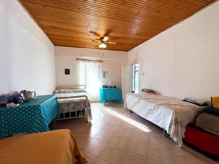 Image No.8-2 Bed House for sale