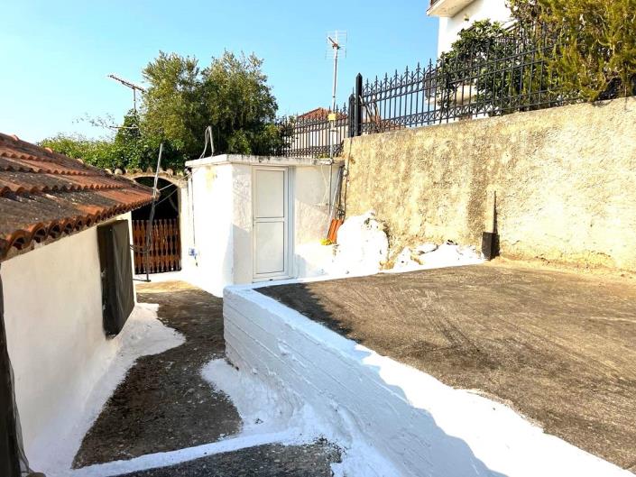 Image No.11-2 Bed House for sale