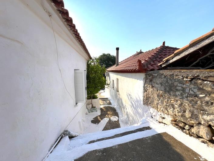 Image No.12-2 Bed House for sale