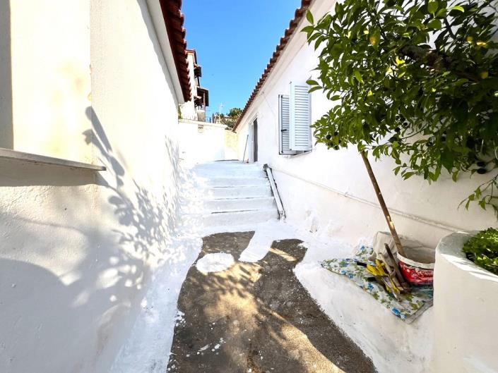 Image No.13-2 Bed House for sale