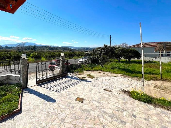 Image No.10-3 Bed House for sale