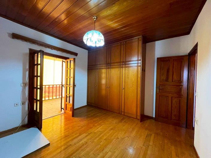 Image No.18-3 Bed House for sale