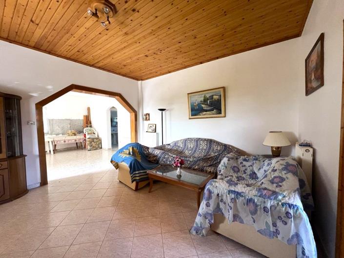 Image No.12-4 Bed House for sale