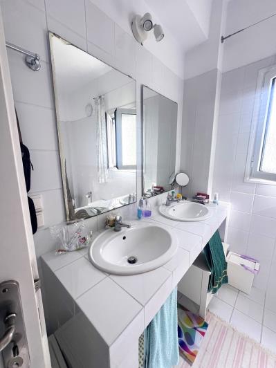 Image No.12-2 Bed House for sale