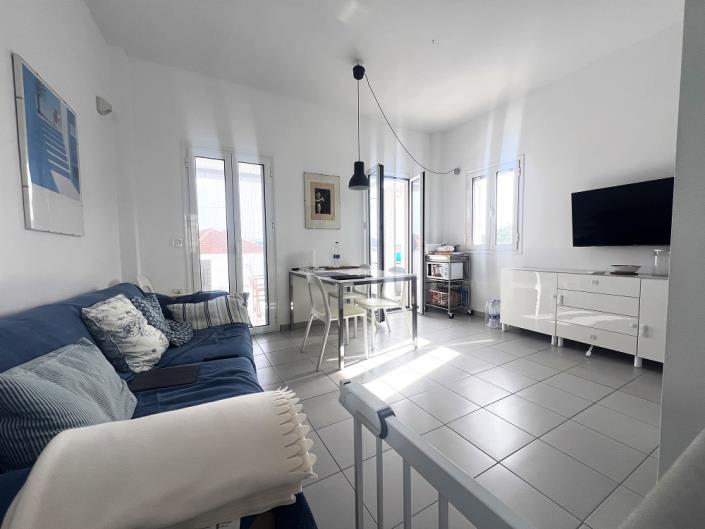 Image No.18-2 Bed House for sale