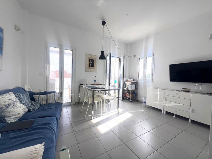 Image No.19-2 Bed House for sale