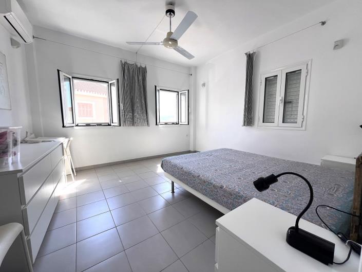 Image No.11-2 Bed House for sale