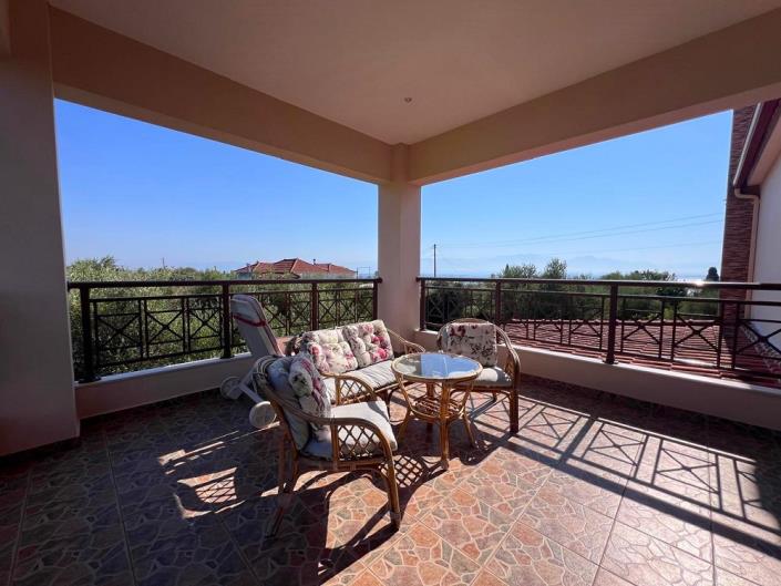 Image No.11-3 Bed House for sale