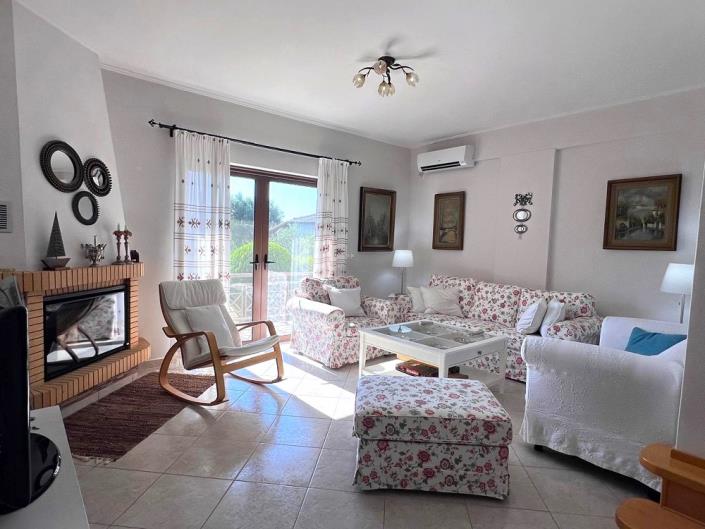 Image No.18-3 Bed House for sale