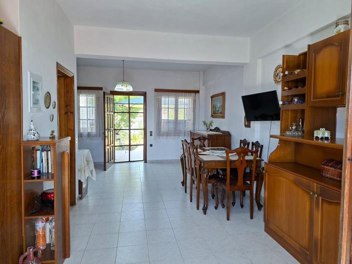 Image No.10-2 Bed House for sale