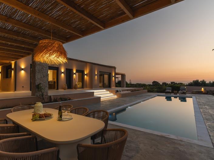 Image No.10-4 Bed Villa for sale