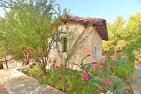 Image No.17-4 Bed House for sale