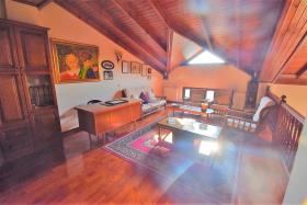 Image No.25-4 Bed House for sale