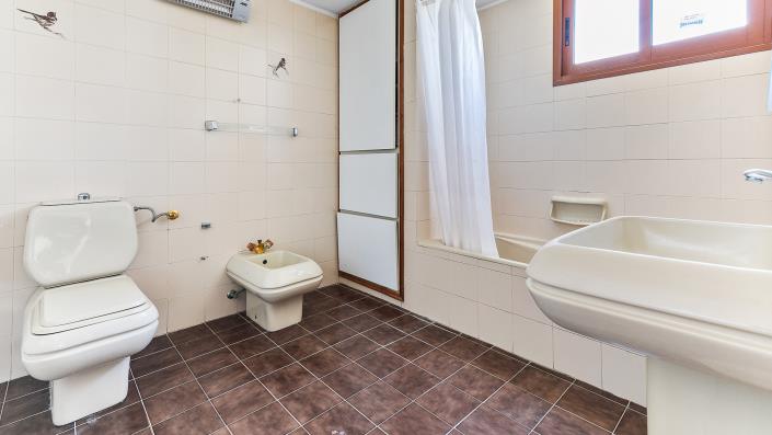 Image No.8-Maison de 4 chambres à vendre à Pissouri