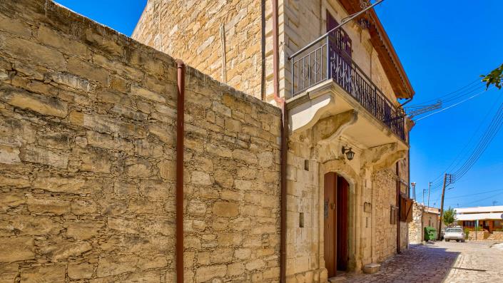 Image No.5-8 Bed Hotel for sale